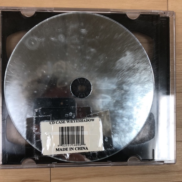 Neutral Eye Shadow Palette In CD Case With Mirror NWT - Picture 2 of 12